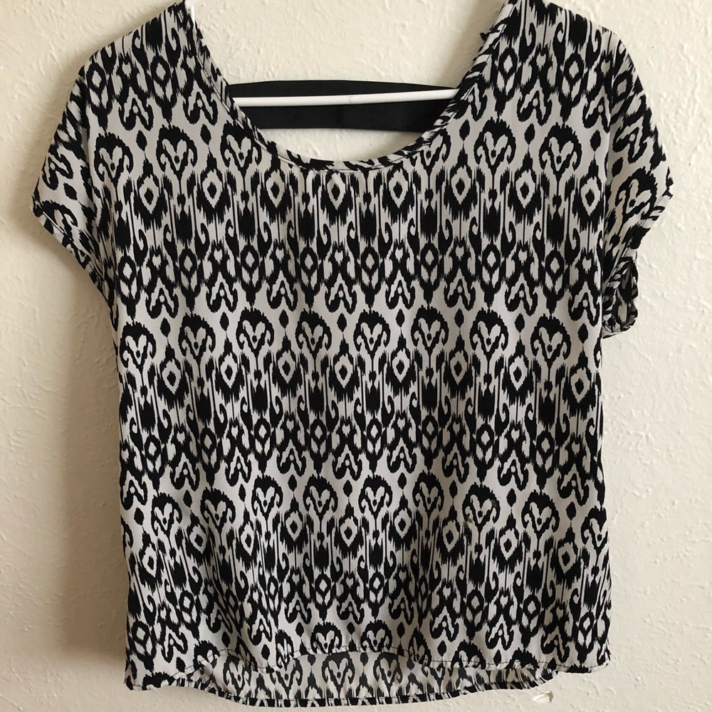 Black and white open back tee